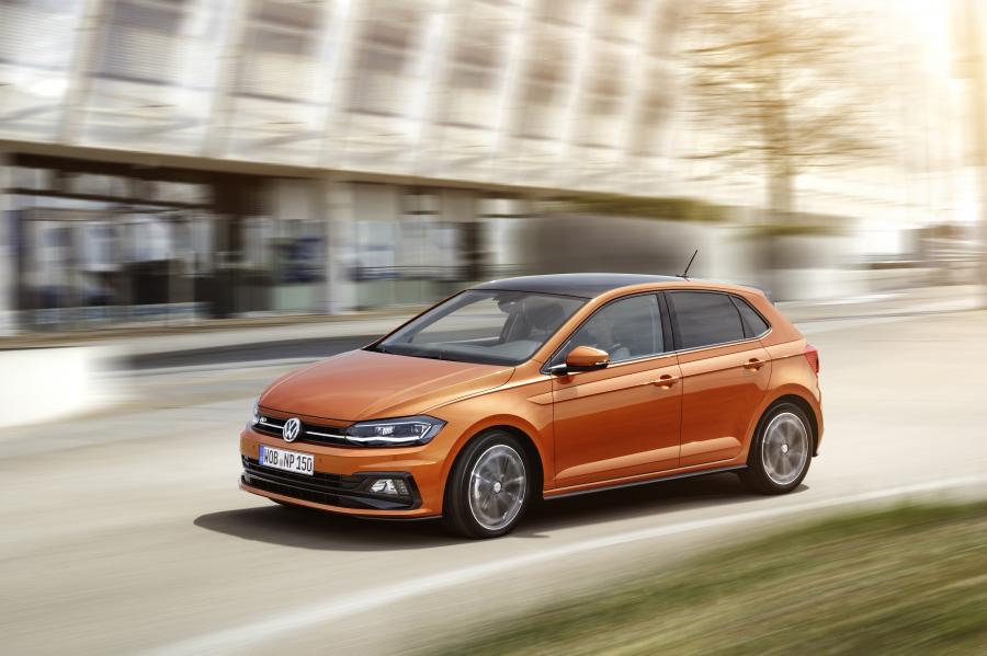  Volkswagen Polo R-Line (Typ AW) 2017 года  (WW) (фото 13 из 42)